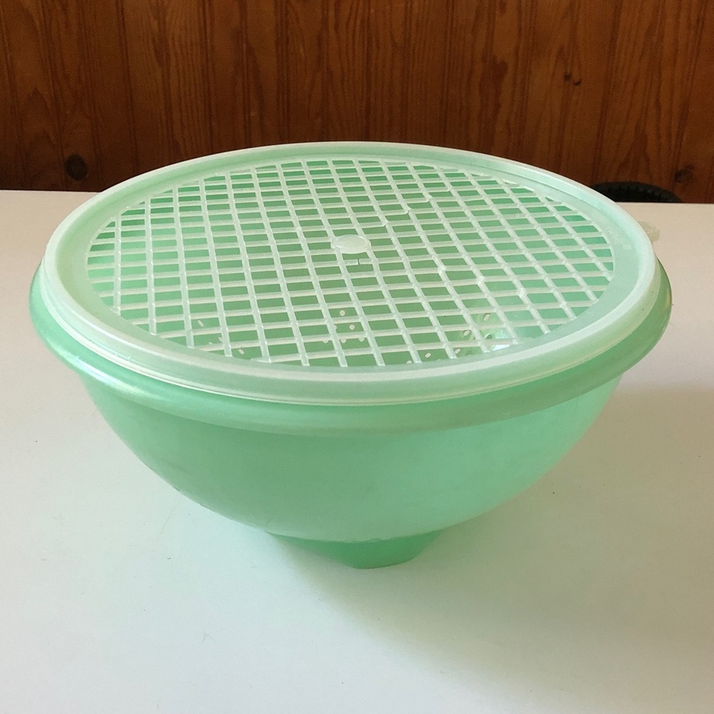 Vintage Tupperware Jadeite Green Footed Colander Strainer Bowl 339 grid  lid 516